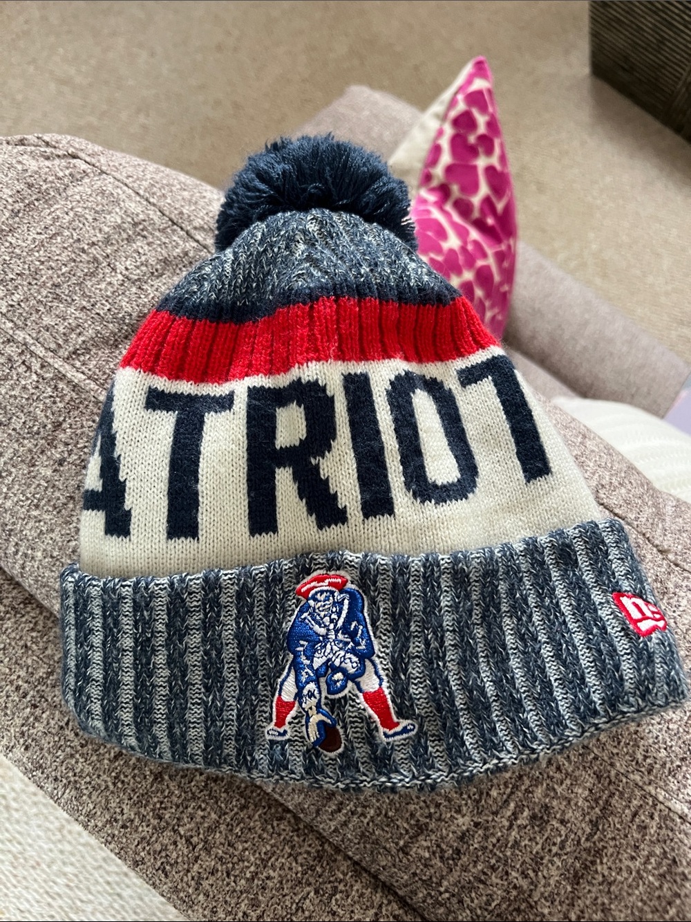 New Era Patriots Knit Pom Beanie - Navy/Red/White
